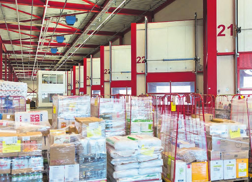 Interview: Ueli Kneubühler NZZ am Sonntag: Wer online bei Coop einkauft, kann seine Bestellung an mehr als 1100 Standorte liefern lassen. Was bedeutet dies für die Logistik?
