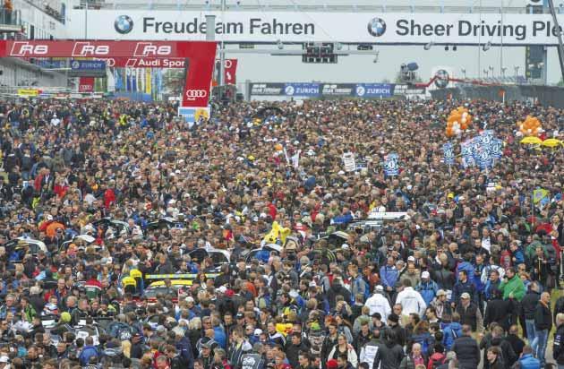 NORDSCHLEIFE 24H-RENNEN Spektakuläres Starterfeld: Bei dem Langstreckenklassiker in der Eifel gingen mehr als 30 GT3-Sportwagen ins Rennen.