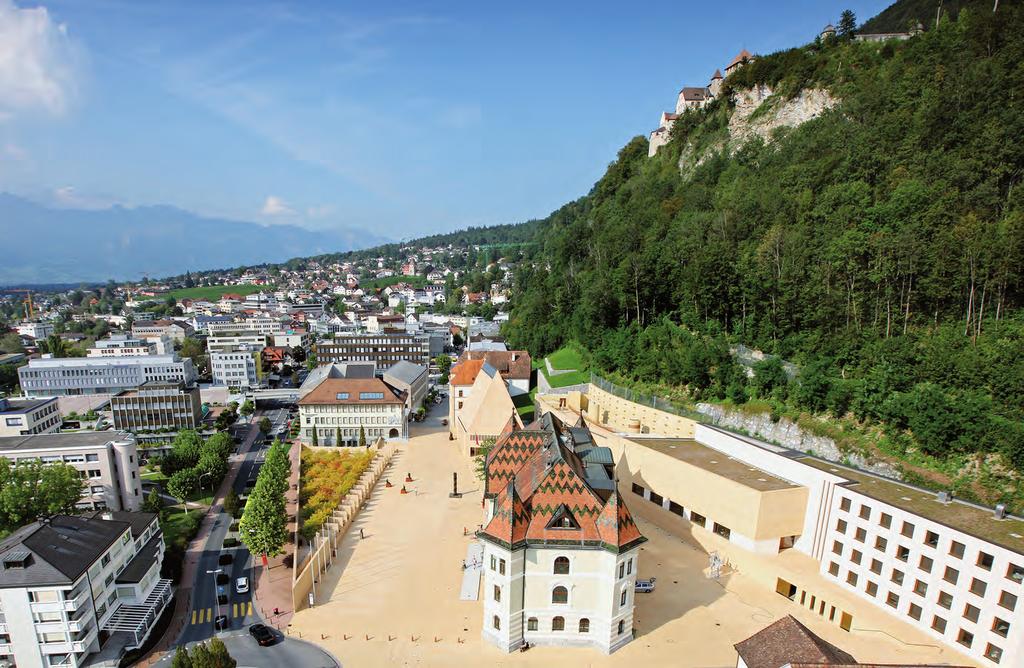 Liechtenstein Das Fürstentum Liechtenstein ist ein moderner Wirtschaftsstandort mitten in Europa. Liechtenstein verfügt über ein AAA-Rating für seinen schuldenfreien Staatshaushalt.