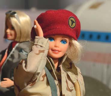 Ein Vorwurf lautete, dass Barbie sich weiblicher Rollenklischees bediene und so eine falsche Identifikationsfigur für junge Mädchen bilde.