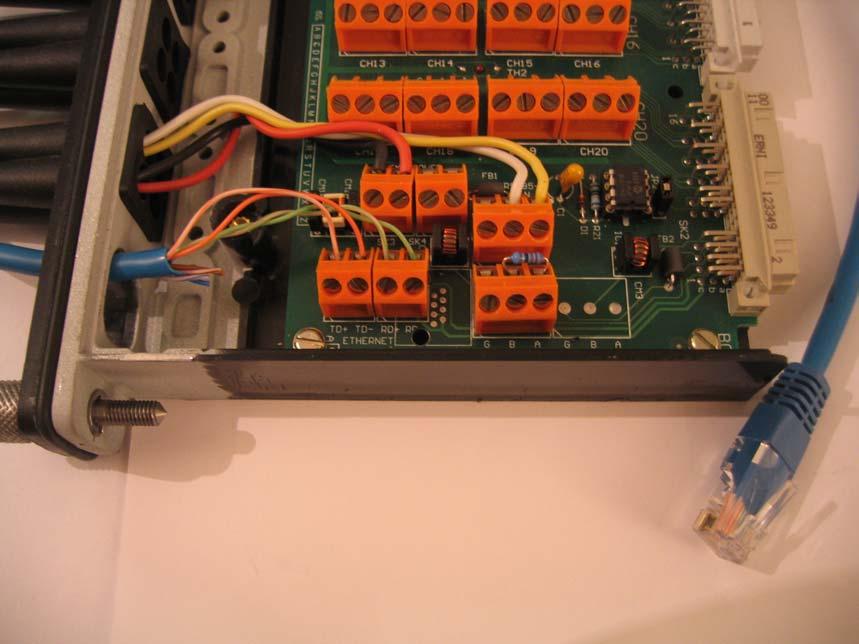 IMP) Bild 3 - IMP5000 mit Ethernet Kabel und