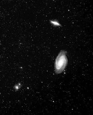 galaktische Kollisionen 3 Galaxien, ca.