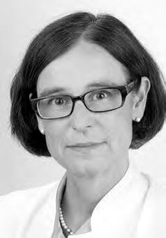 Prof. Dr. Martina Sterneck wurde 1962 in Rheine geboren. Von 1982-1988 studierte sie Medizin an der Universität Hamburg und verbrachte ein Semester an der Havard- Universität in Boston.
