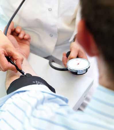 Die Blutdruckwerte Der arterielle Blutdruck wird in zwei Zahlen angegeben, wobei der Optimalwert mit 120/80 mm Hg festgelegt ist.