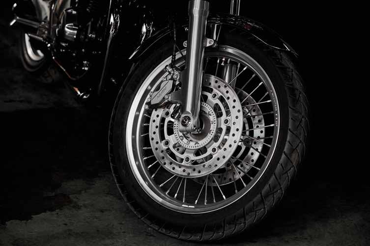 18-Zoll-Speichenräder für den großen Auftritt Vorne und hinten werden 18-Zoll-Speichenräder auf Aluminiumgussfelgen und im Vergleich zum Vorgängermodell im Umfang