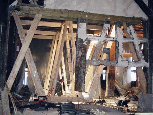 Sanierung und Ausbau im dritten Obergeschoss ein.
