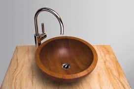 kurz & bündig Badmöbel Holz macht sich nass Holz-Liebhaber können sich auch in Holz waschen oder baden. Ein oberfränkischer Hersteller bietet entsprechende Sanitärmöbel an.