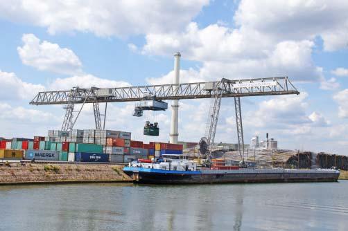 Abbildung 4 20,3 % mehr Containerumschlag gegenüber 2014 verantwortlich dafür ist auch der dritte wöchentliche Umlauf bei "ContainerConnect", der Binnenschiff-Verbindung zwischen den