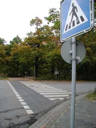 Achtung: Einige Radwege werden an Kreuzungen durch die Ampel des motorisierten Verkehrs geregelt.