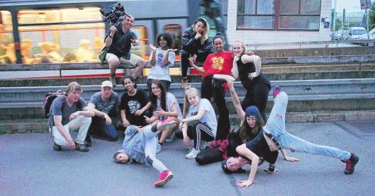 Mit dem Projekt Hip-Hop on Tour 2016 bereiste eine achtköpfige Gruppe der Einrichtung Prag und Krakau, um mit dortigen Gruppen eine Tanz-Performance zu entwickeln und diese im öffentlichen Raum zu