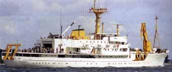 - 89 - Wehrforschungsschiff Klasse 750 Schiffsname: A 1450 PLANET Bauzeit: 1965-1967 Besatzung: 40 Mann Einsatzverdrängung: 1 943 t Abmessungen: LüA = 80,6 m BüA = 12,6 m Tg max = 3,97 m