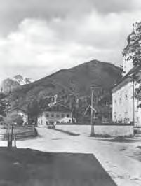 (von links nach rechts: Haider; alte Schule; Haus