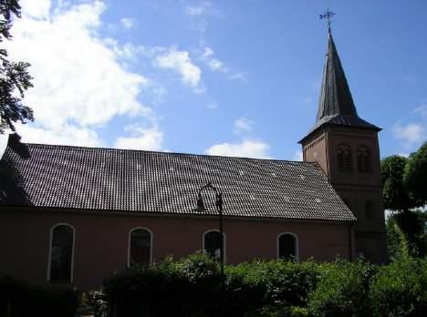 Kirchenkreis Delmenhorst/Oldenburg Land I Die Kirche zu Großenkneten St.-Marien-Kirche Bereits vor 1000 wurde an der Stelle der heutigen Kirche eine Kapelle errichtet, der im 11.