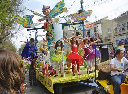 Feiern Juden Karneval? Arent de Gelder In Israel wird auf den Straßen getanzt, Kinder und Erwachsene verkleiden sich wie hier die Menschen beim Karneval.