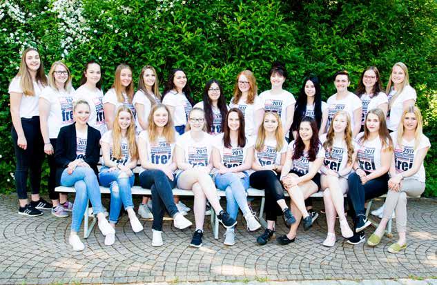 Klassenfotos Realschule Aigner, Franziska Aigner, Monika Antwerpen-Chilquillo, Isabel Buchner, Lisa Dragosin, Natalie Foltrauer, Nicole Froch, Laetitia Grönemeyer, Anika Hauzenberger, Lara Hupfauer,