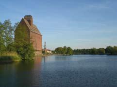 Wohnen am Wasser Eisenhüttenstadt bietet eine Vielzahl interessanter und hochwertiger Wohnlagen am Wasser, entlang des Oder-Spree-Kanals.