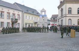 Deutsch-Französische Brigade 53 Appell auf dem Markgräfler Platz......anlässlich der Entsendung von Soldaten in den Kosovo Die Deutsch-Französische Brigade in Müllheim Am 13.