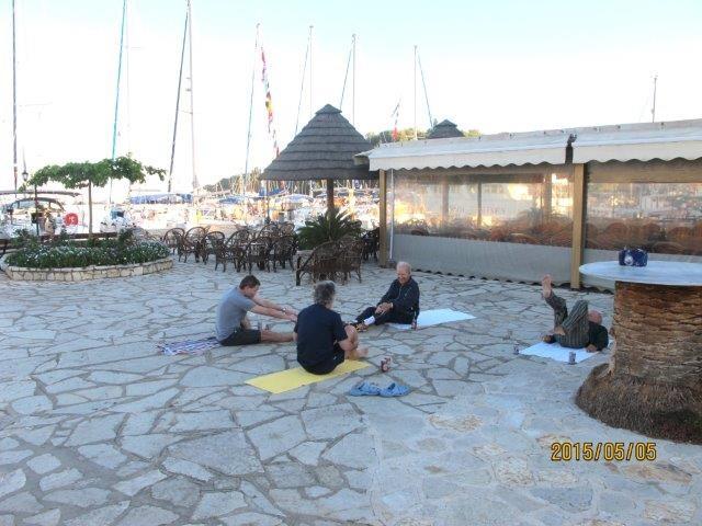 Zu Mittag sind wir in einer sehr schönen Bucht, Porto Timoni, geankert und sind baden gegangen.