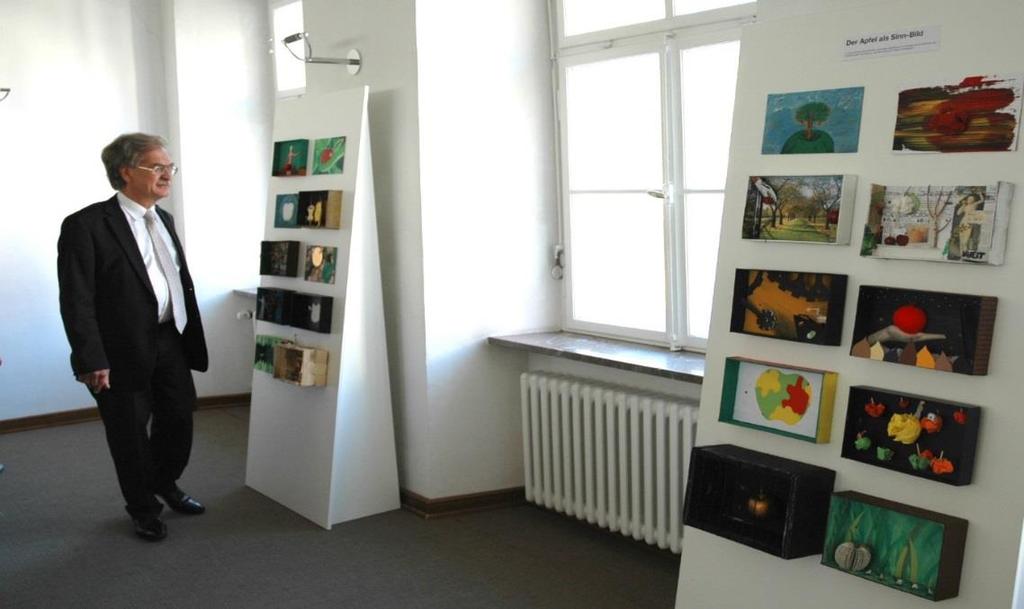 Die Ausstellung im Asamsaal in der Alten Akademie am Weihenstephaner Berg in eising ist bis zum 16. Oktober zu sehen. Sie ist täglich von 11 bis 17, donnerstags bis 19 geöffnet. Der Eintritt ist frei.
