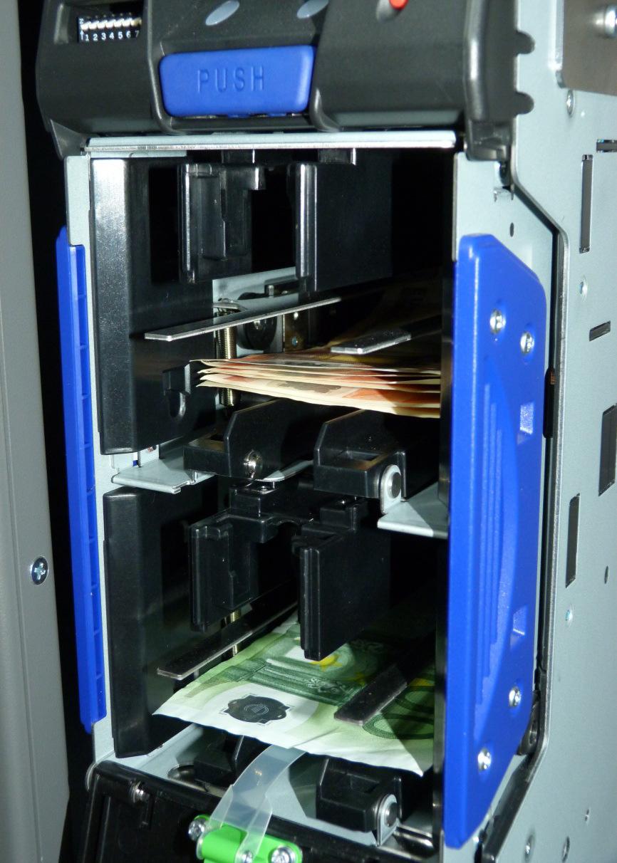Bei der Benutzung eines UBA10 ohne Recycler muss im Menü Hopper & Dispenser der Menüpunkt JCM Dispenser mit der # - Taste auf nein gestellt werden. Nach einem Neustart wird diese Änderung übernommen.