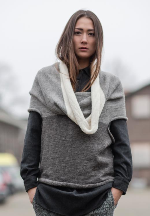 Das 2007 von Daniela Pais gegründete Label ELEMENTUM besticht mit Designs, die in den unterschiedlichsten Arten getragen werden können: vom Schal zum Kleid, als Shirt, Jacke, Rock oder Hose.