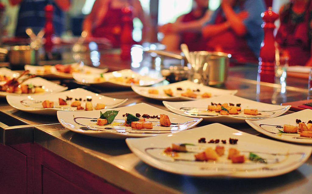 BERUFSPROGRAMME Gastronomische Schule +17 Jahre Die Gastronomische Schule ist für Lernende wie Experten aus der Welt der Hotel- und Gaststättengewerbe geeignet sowie für Neugierige, welche die