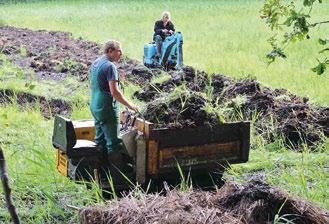 000 Euro, konnten sich 2013 acht ehrenamtliche Helferinnen und Helfer der Waldschule Briesetal e.v. freuen.