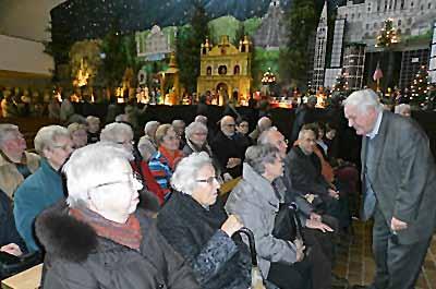 INFOS REGIONAL Bürgertreff Neckarsulm Renninger Krippe begeistert Besucher Ziel der Fahrt mit der Bahn war die Renninger Krippe in der Martinuskirche in Malmsheim, die dieses Mal unter dem