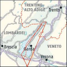 Über Jahrhunderte gab es nur Saumpfade, die mühsam und gefahrvoll zu begehen waren. Erst nach dem Abzug der österreichischen Truppen aus dem Trentino 1918 machte man sich daran, Straßen zu bauen.