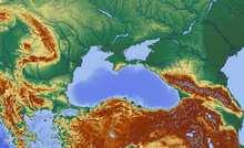 Karte der Schwarzmeer-Region Etymologie Es gibt zwei Deutungen zur Herleitung des Namens Schwarzes Meer, die sich vielleicht ergänzen: Die primäre Deutung bezieht sich konkret auf die Beobachtung