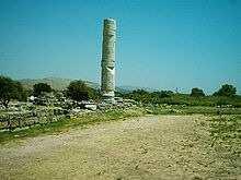 Antike Einzige noch stehende Säule des Heratempels In der Antike war Samos ein wichtiges Handelszentrum und für die Schifffahrt von großer Bedeutung.