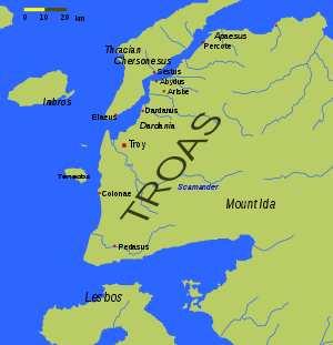 Troja aus Wikipedia, der freien Enzyklopädie Landkarte des Trojas Troja (griechisch Τροία Troia oder Τροίη Troiē, auch Ἴλιος Ilios oder Ἴλιον Ilion; lateinisch Troia, Ilium; türkisch Truva; in den
