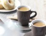 Grüner Tee Grüner Tee ist dank des darin enthaltenen Koffeins ein idealer Wachmacher.