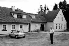Das Schulgebäude in Barten (zweiklassige Volksschule, 5 Kilometer von Saalfeld in Richtung Mohrungen). Hier war August Springer Lehrer, bevor er nach Saalfeld ging. eltern.