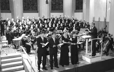 Berichte 27 tauchten beim Konzert zum Mozartjahr die Zuhörer in der Pfarrkirche St. Peter und Paul in eine Welt aus Klängen und Harmonien, Emotionen und Bildern.
