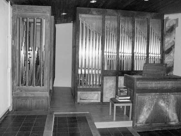 Die Orgel 41 Maria - Königin in Weil der Stadt Merklingen Disposition mit 23 Register und 1 Transmission Hauptwerk (I. Manual) C g 3 1. Bourdon 16 2. Principal 8 3. Gedecktflöte 8 4. Octave 4 5.