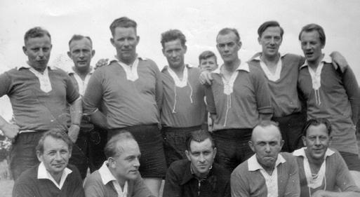 Gründungsgeschichte Gründungsgeschichte 1. Mannschaft im Jahre 1947 1.