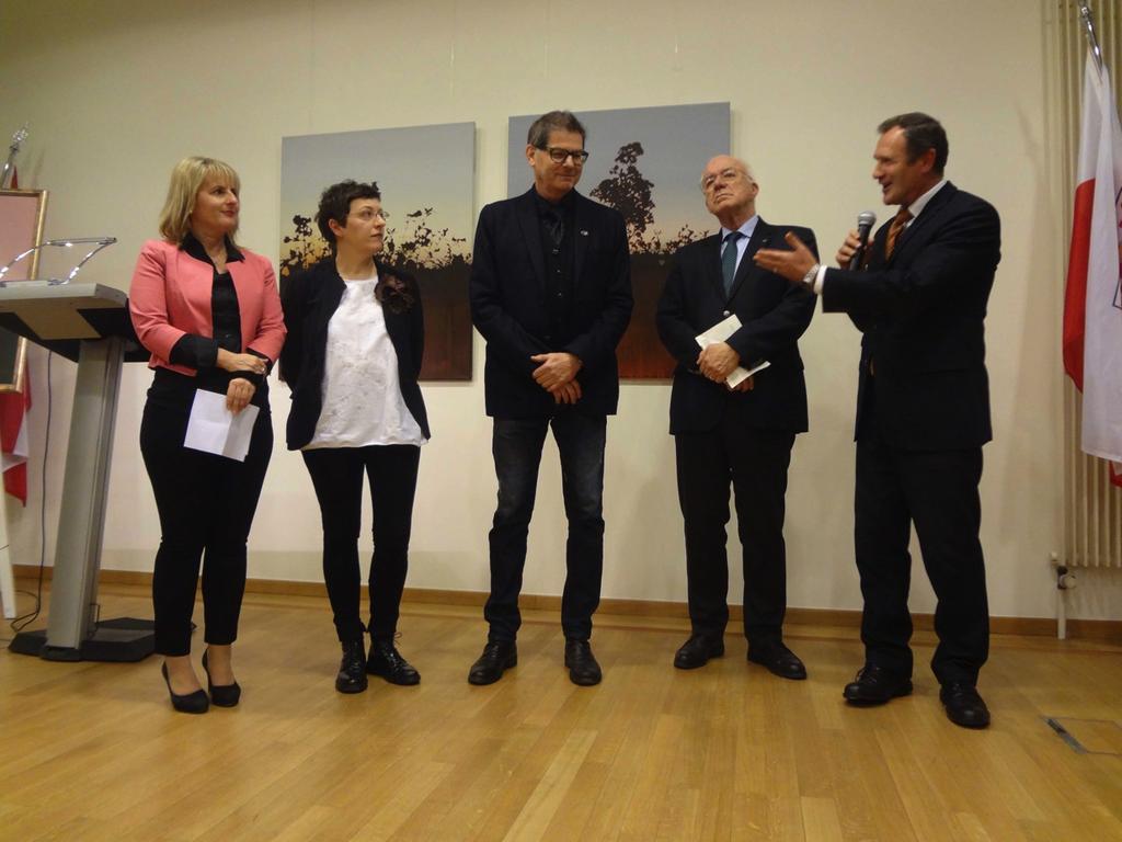 Abb.2: Eröffnung der Ausstellung mit MEP Karoline Graswander- Hainz, Dr. Gaby Gappmayr, Martin Hautz, DDr. Herwig van Staa, Präsident des Tiroler Landtags, Dr.