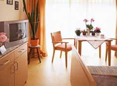 Alle Zimmer der Wohnanlage sind großzügig geschnitten, funktionell und modern ausgestattet. Die vorhandene Grundausstattung kann gern um eigene Möbel- und Erinnerungsstücke ergänzt werden.