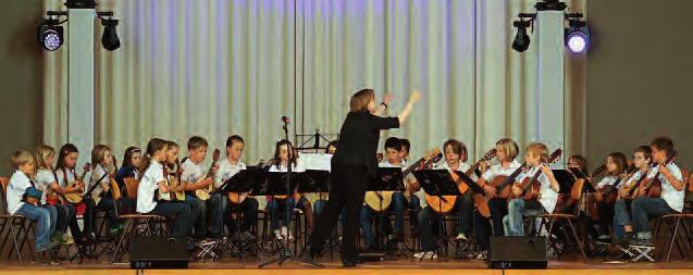 In Darmstadt gestalteten die beiden Landesorchester, Hessisches Zupforchester (HZO) und Jugendzupforchester Hessen (JZOH), ein vom Landesmusikrat Hessen initiiertes Konzert.