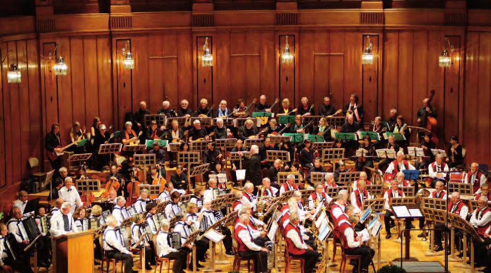 VERANSTALTUNGEN... 8 Deutsches Orchestertreffen 60+ war ein großer Erfolg Eröffnungskonzert im Regentenbau BDO / ETV.. (Bad Kissingen) 29 Orchester mit 1.