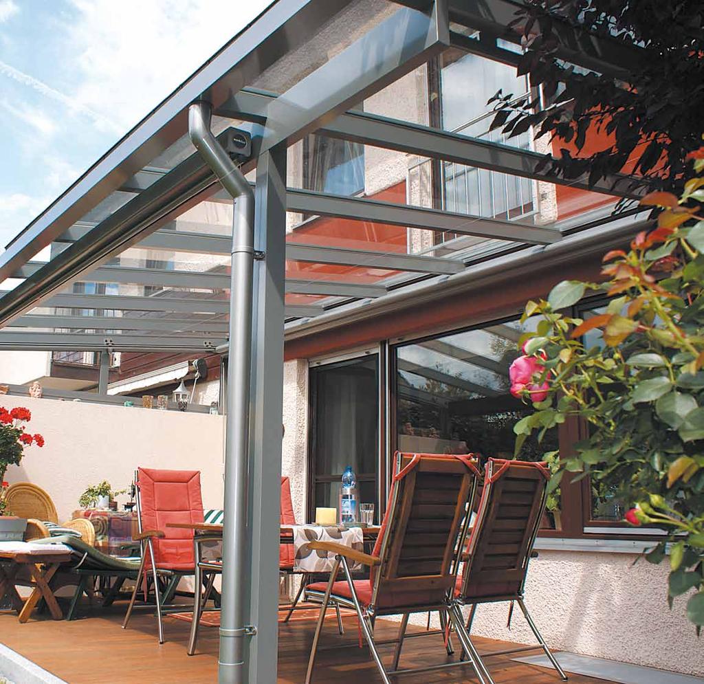 Ein Terrassenüberdachung von JURA bietet Ihnen auch den Komfort, Ihre Gartenmöbel einfach stehen zu lassen ein geschützter Platz Sommer wie