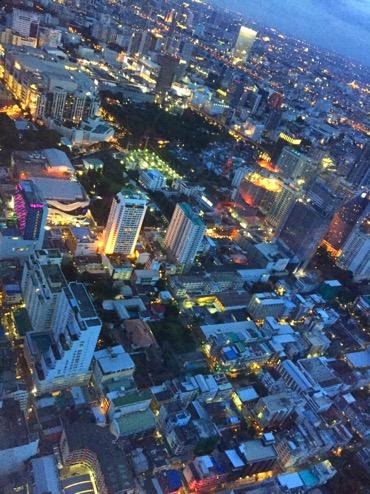 Die Aussicht aus der zweithöchsten Skybar in Bangkok (83. Stockwerk): Kurz vor Ende des Semesters wurde es für uns alle etwas stressig, weil neben den Prüfungen noch Präsentationen anstanden.