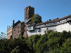Eisenach mit Wartburg Schmales Haus, Bachhaus und Lutherhaus zählen in Eisenach zu den sehenswerten