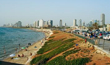 Internationales Strandsilhouette von Tel Aviv. Mit über 400.000 Einwohnern ist sie die zweitgrößte Stadt Israels. Die Tel Aviv University mit 30.