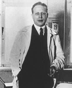 MEDIZINISCHE FAKULTÄT Foto: J. Bruce Der Mediziner und Pharmakologe Prof. Dr. Walter Kikuth (1896 1968) war ein bedeutender Malaria-Forscher und galt als Nobelpreiskandidat.