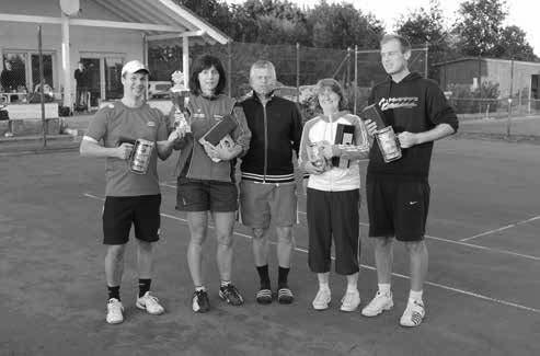 SCL-Tennis Mit Herbstbeginn starten unsere Herren 30 hoffentlich wieder erfolgreich in die Wintermeisterschaft 2013/14 in der Tennishalle in Erwitte.