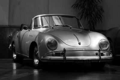 Haben E.2.6. Porsche-Museum Stuttgart Erwachsene Haben Sie Lust auf eine Zeitreise? Im Porsche-Museum Stuttgart können wir die allerersten Porsche-Modelle bewundern.