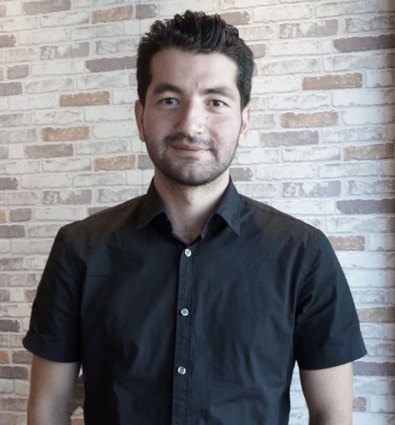 Förderbeispiel: Omar aus Syrien, 27 Jahre alt - Abschluss in Syrien: Betriebswirtschaftslehre - Erste Berufserfahrungen in Aleppo: Buchhaltung und Marketing - 2014 Flucht aus Aleppo, 1 Jahr