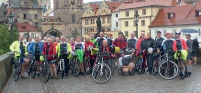 Aus dem Rathaus Auf Pedalen nach Prag Einwöchige Bürgerradtour zum Jubiläum der Städtepartnerschaft Eine Woche lang war eine Radlergruppe von 32 Frauen und Männern aus Bamberg Anfang August unterwegs